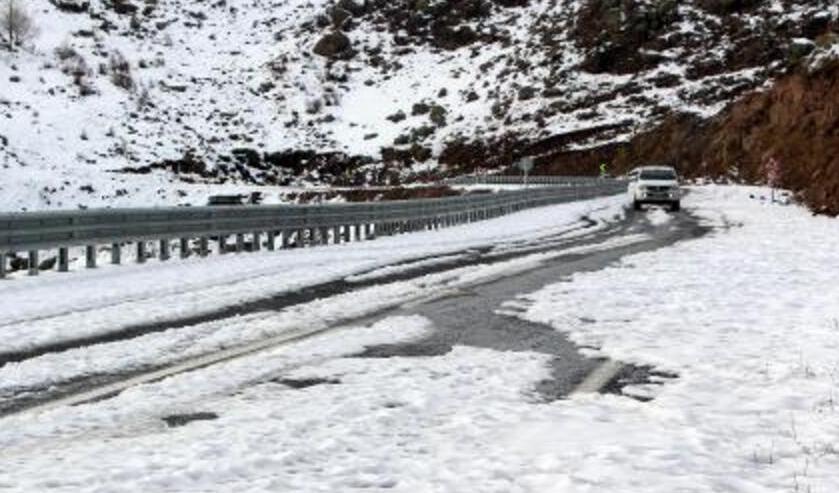 Arvin-Ardanuç-Ardahan Karayolu Kar Nedeniyle Ulaşıma Kapandı.
